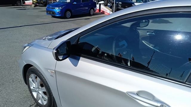 Hyundai Solaris 1.6 л Бензин МКПП (123 л.с.) 2013 смотреть онлайн