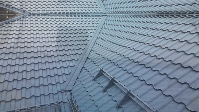 Новый объект с металлочерепицей "Голландия", RAL 7024 смотреть онлайн