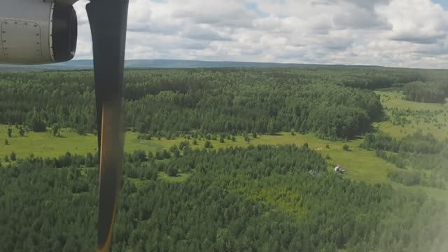 Посадка винтового самолета в Красноярске. смотреть онлайн
