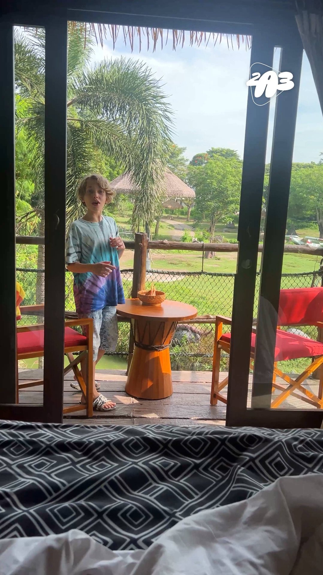 🦏 В наш ОТЕЛЬ ворвался НОСОРОГ! смотреть онлайн