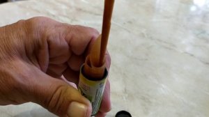 Как повесить липкую  ленту от мух