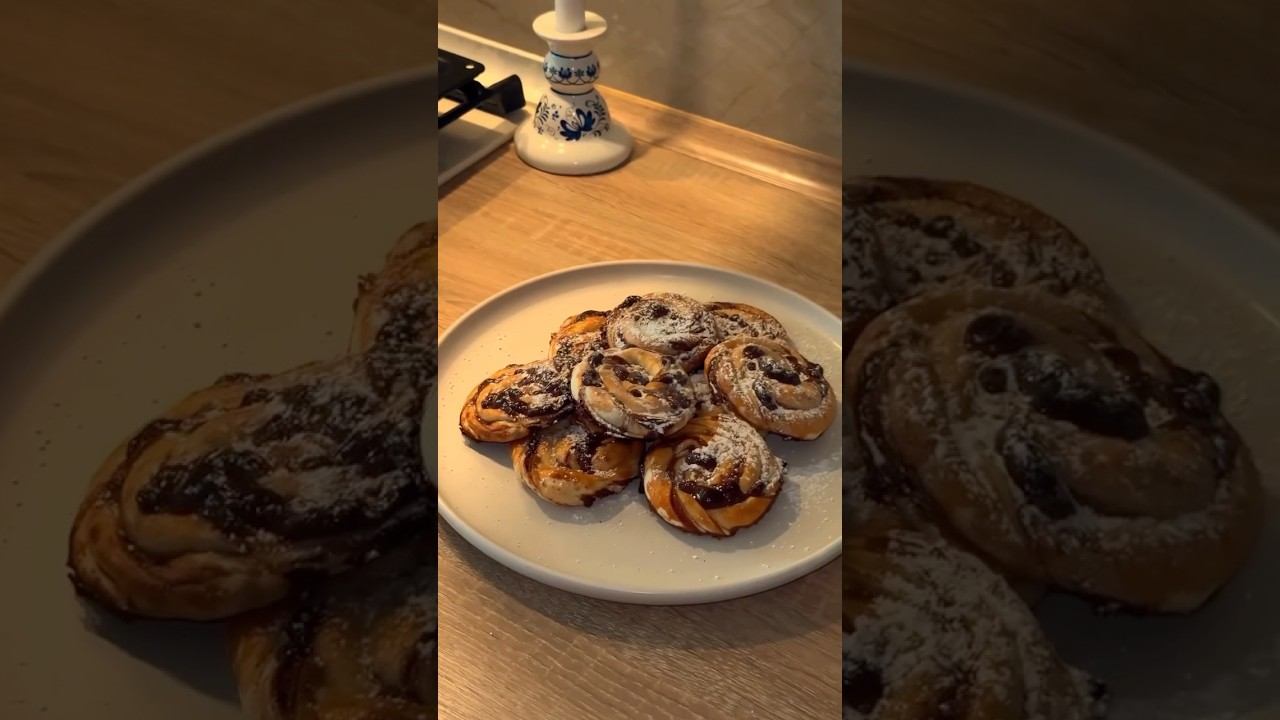 Слойки с шоколадной пастой #рецепты #вкуснопростоибюджетно #рецепт #быстроетесто #чтоприготовить