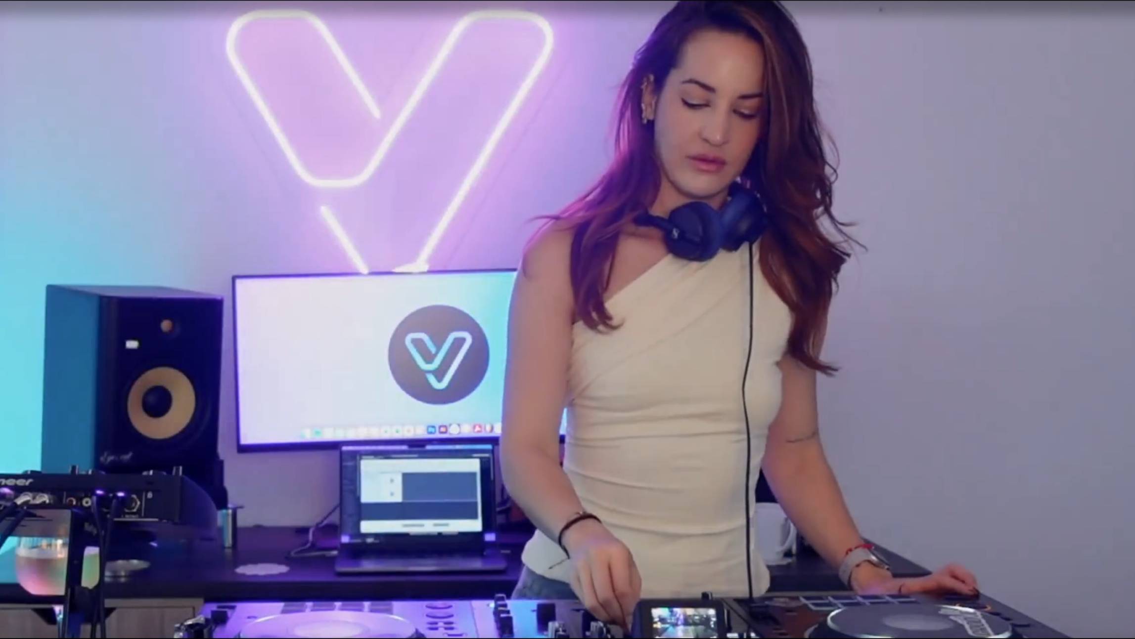 VEROLILA 027 HOME STUDIO SESSION PROGRESSIVE HOUSE смотреть онлайн