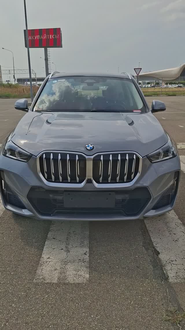 BMW X1 M смотреть онлайн