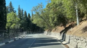 Ялта. По ул. Свердлова, от улицы Толстого до ЮБШ на Массандру. 30.08.2025. Крым. Crimea. Yalta.