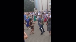 МЫ СЛУШАЛИ МИРАЖ И ЛАСКОВЫЙ МАЙ 😎 ТАНЦУЮТ ВСЕ