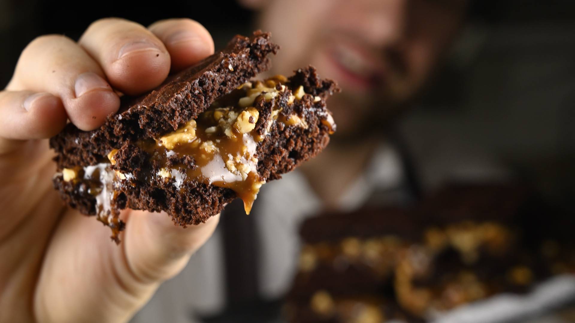 Шоколадный Брауни с соленой карамелью. Фантастическое сочетание. смотреть онлайн