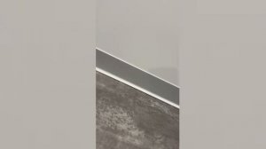 Видео в интерьере алюминиевого плинтуса Волшебная палочка