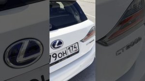 Lexus CT200h на продажу
