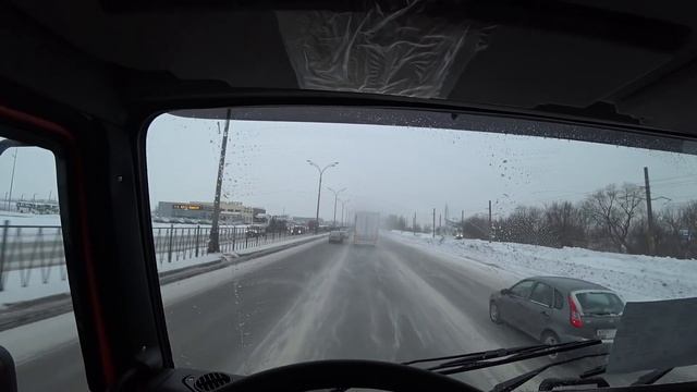 Стажирую подписчика Перегоняем с ним Камаз 5490 смотреть онлайн