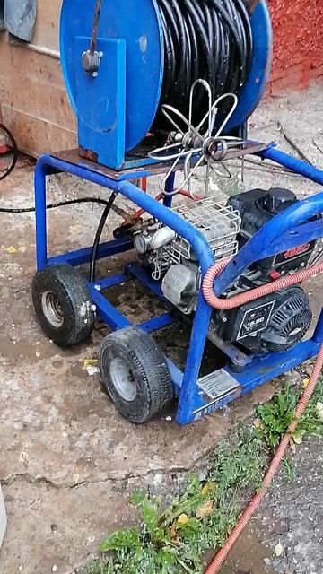 мусорокамеры тоже промывают,спецраствором смотреть онлайн