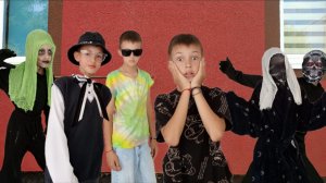 МУСИМ ИНОПЛАНЕТЯНИН? МАЛЬЧИК СОСЕД ЗНАЕТ МОИ СТРАХИ!  ПОМОЧЬ ТОЛЬКО МОЖЕТ БРАТ ИНОПЛАНЕТЯНИН!