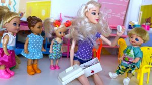 КТО ОБИДЕЛ ДАНИКА😭 В ДЕТСКОМ САДИКЕ?👶 Катя и Макс веселая семейка! Куклы Барби истории Даринелка