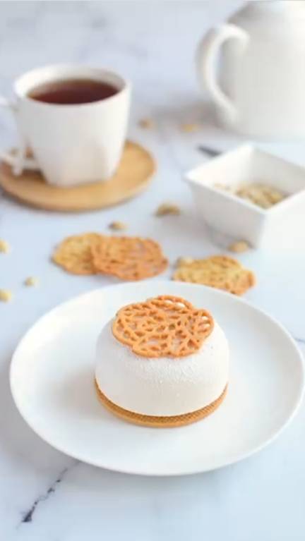 Муссовое пирожное «Шоколад-арахис-карамель» смотреть онлайн