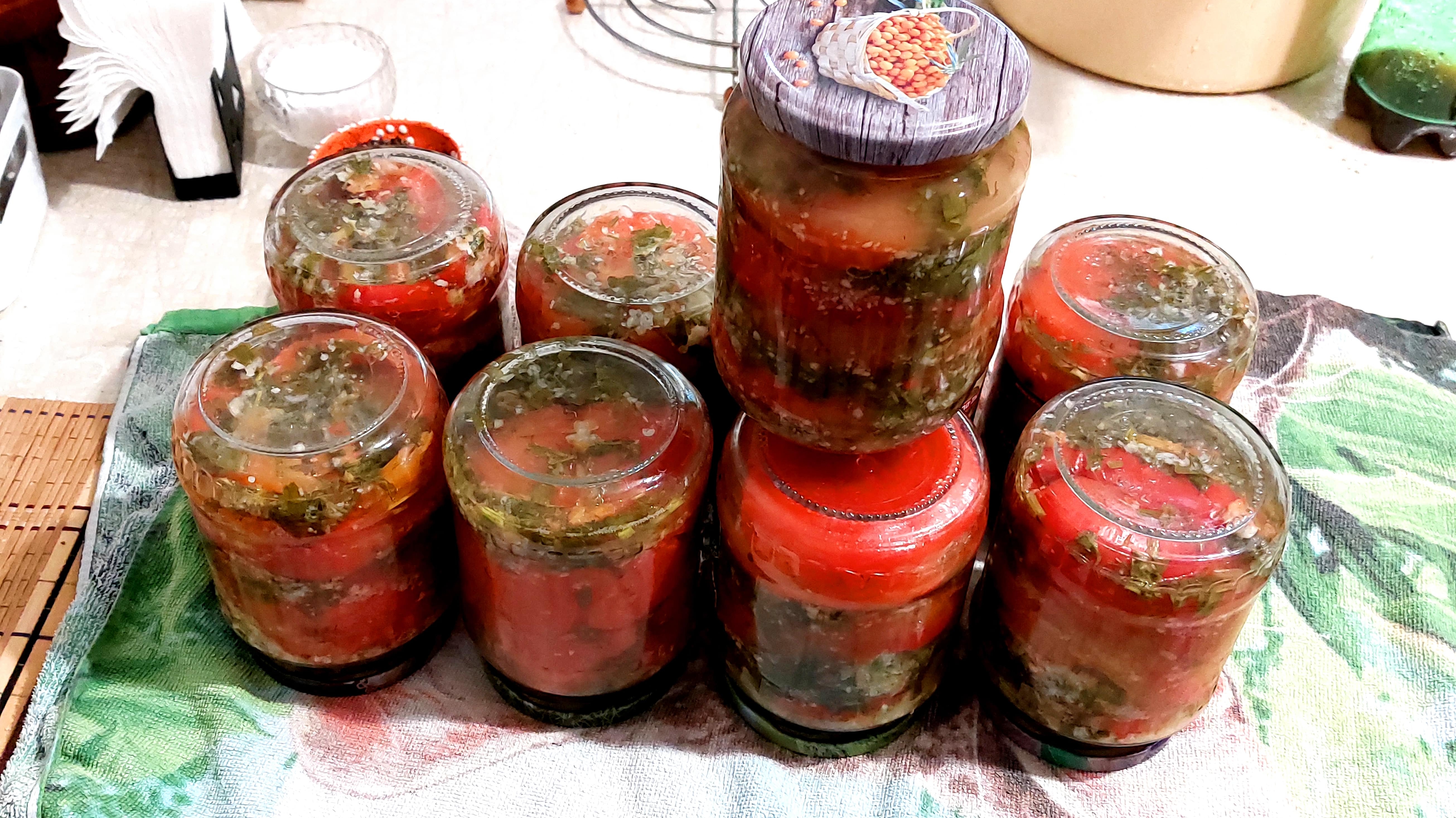 СЛАДКИЙ ПЕРЕЦ С ЧЕСНОКОМ И ЗЕЛЕНЬЮ НА ЗИМУ😋👍 смотреть онлайн