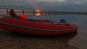 Семейная рыбалка. Дочка всех обловила! Ночь на реке.