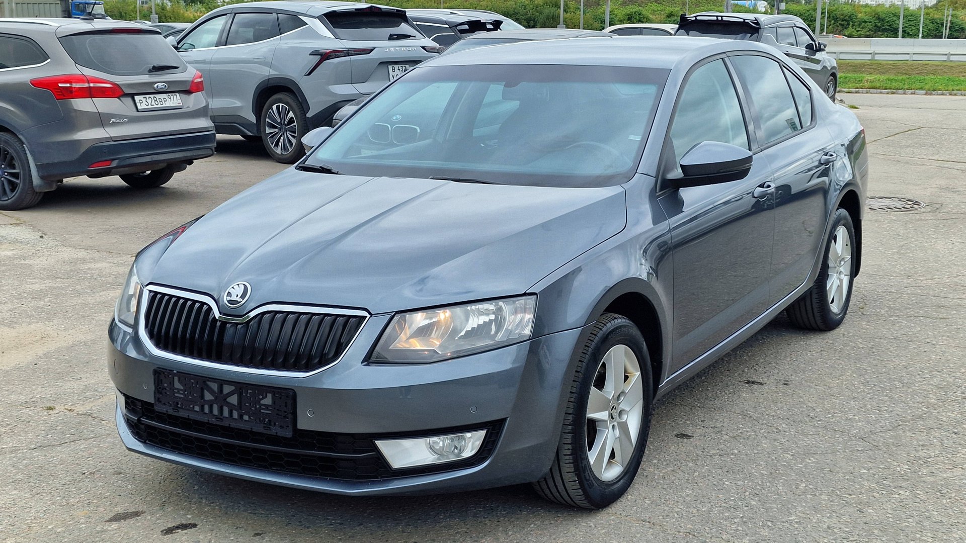 Skoda Rapid (2015) смотреть онлайн