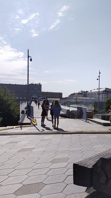 Попали на репетицию показа 