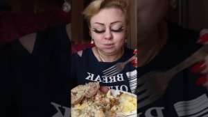 ПРИВЕТУЛИ  ДЕВЧУЛИ! ДЕЛИМ КОНФЕТЫ  !))))