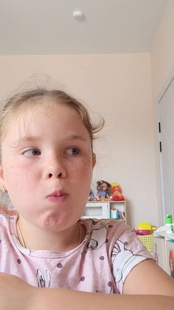 Пробуем огромный виноград😍 смотреть онлайн