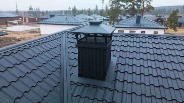 Объект с металлочерепицей "Голландия", RAL 9005 смотреть онлайн