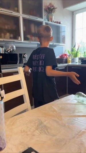 мама выбросила ласяо 😭😭😭