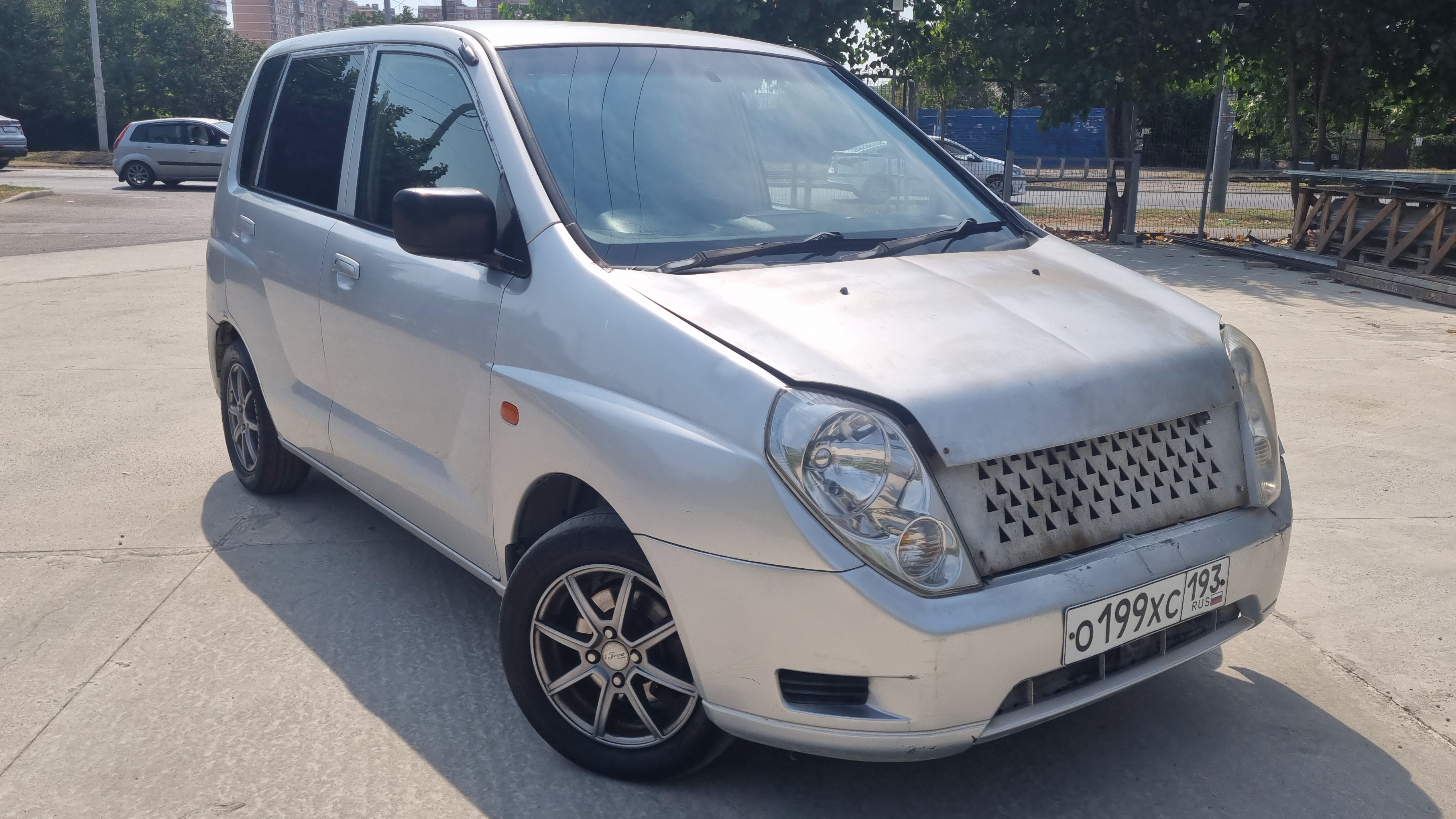 Mitsubishi Dingo 2000г 1.3 АТ смотреть онлайн