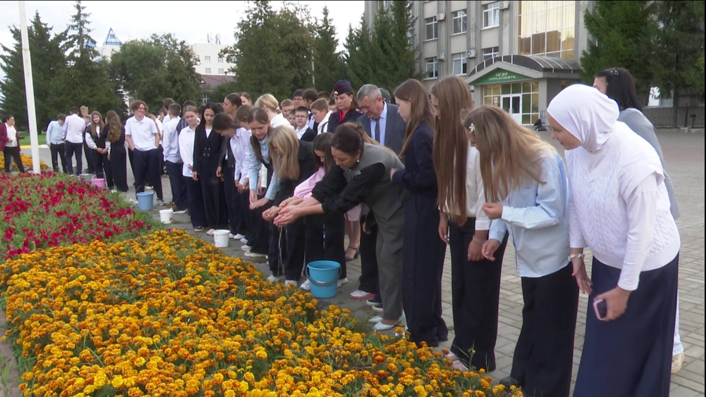 Юные нурлатцы стали участниками Всероссийской акции «Капля жизни» смотреть онлайн