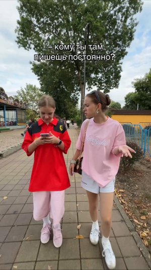 ничего не рассказывает 😒😒😒