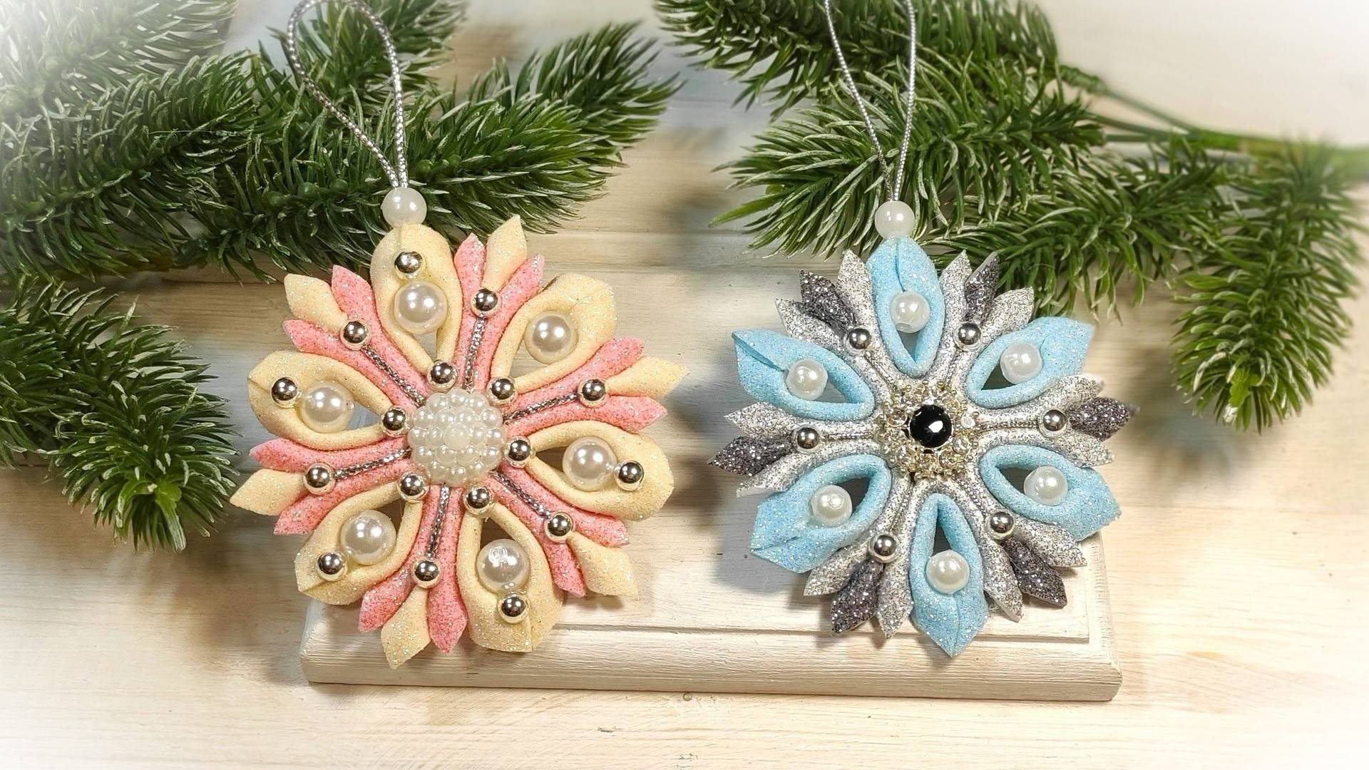 Очень просто и быстро, снежинки своими руками из глиттерного фоамирана. Ёлочные игрушки смотреть онлайн