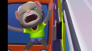 Говорящий Том бег за золотом