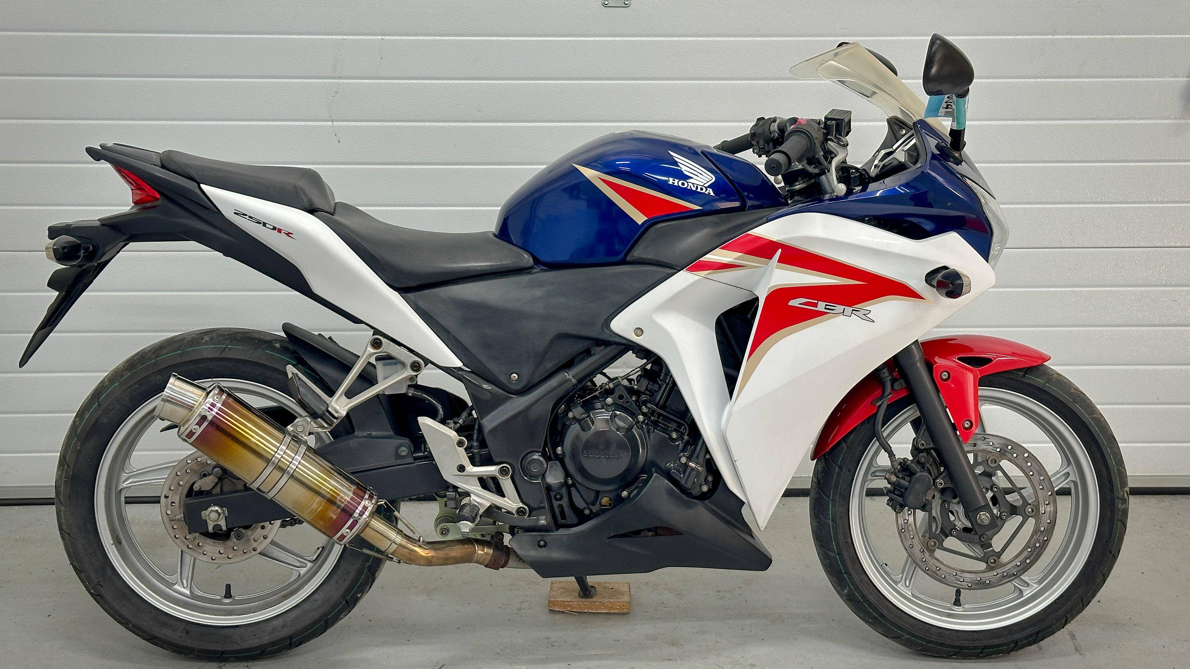 Honda CBR250R - MC41-1004133 смотреть онлайн