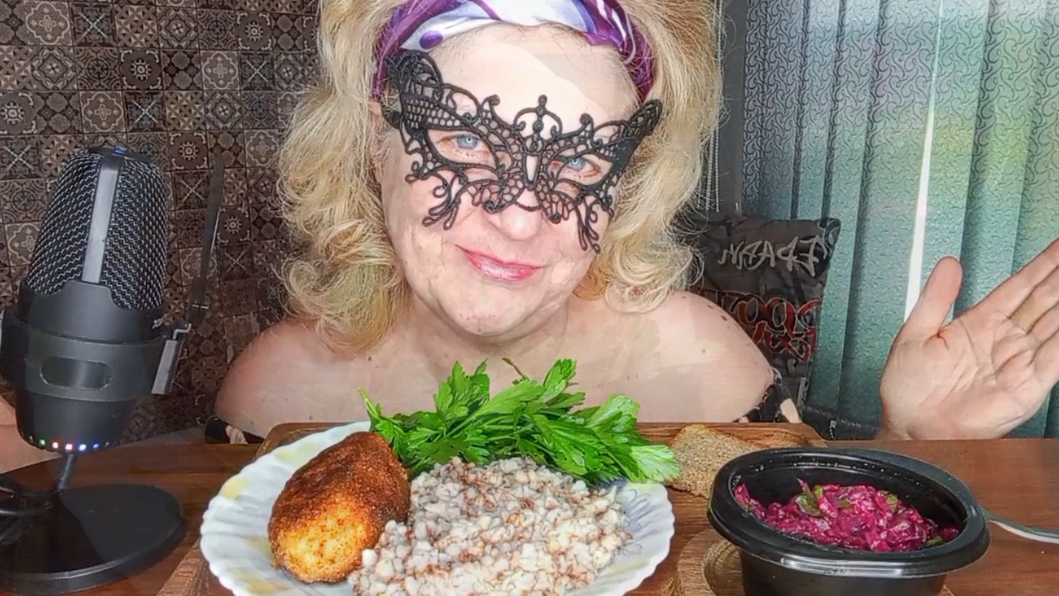 МИНИ ОБЖОРЧИК"ОГУРЕЧНАЯ ДУША И ЛЕНИВЫЕ ЗРАЗЫ" МУКБАНГ/ЕДА/ЕДАНАКАМЕРУ смотреть онлайн