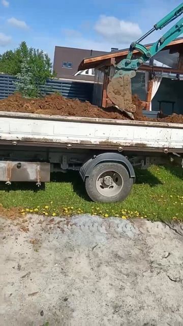 Аренда мини-экскаватора с гидромолотом в Екатеринбурге и области Компания «УралМиниТех»