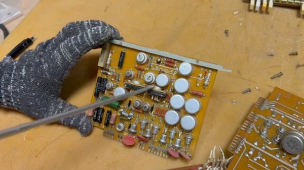 В разборе Калибратор осциллографов импульсный И1-9