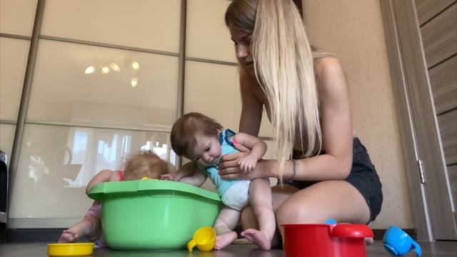 Есения и Тобиах играют в тазике
реборн кукла#