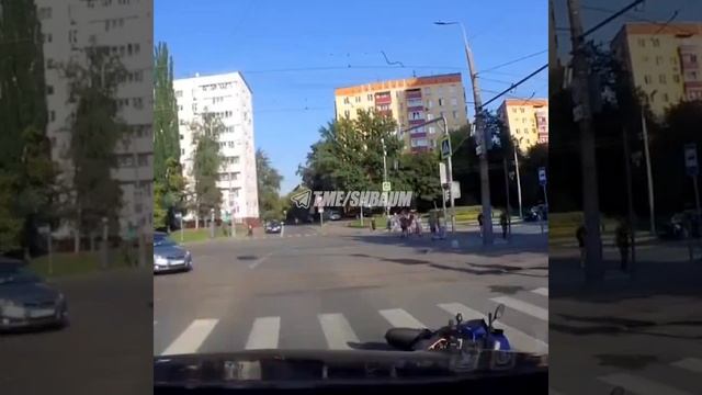 Конфликт мотоциклиста с автомобилистом в Москве смотреть онлайн