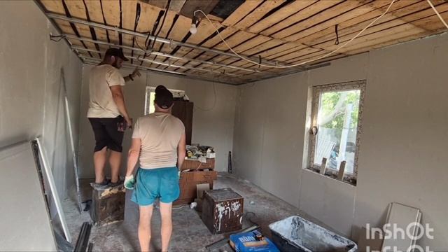 Ремонт дома своими руками/Монтаж потолка /Жизнь в Крыму смотреть онлайн