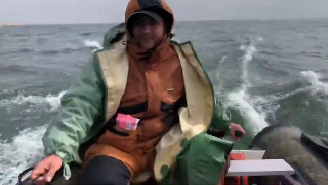 Лодка RIB Stormline 400 волнение на ВВ смотреть онлайн