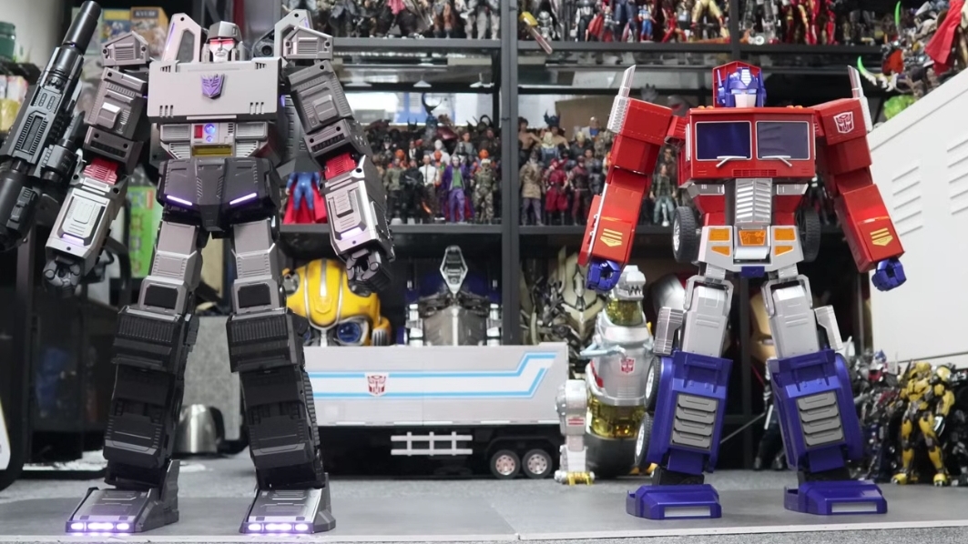 Трансформеры: Автоматическая трансформация робота игрушки 2 🤖👍 Распаковка игрушки!!! смотреть онлайн