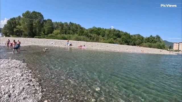 Сочи Лазаревское пляж Багратион и река Псезуапсе сегодня 4 сентября 2025. Погода в Сочи сейчас смотреть онлайн