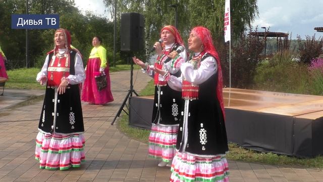 В Кировском районе проходит XI межрегиональный этнокультурный фестиваль «Россия – созвучие культур» смотреть онлайн