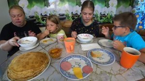 мукбанг гречневый суп и блинчики к чаю