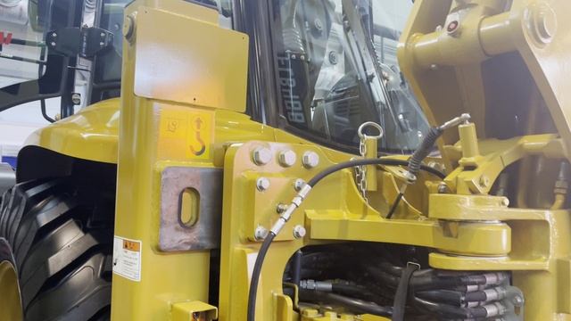 Экскаватор-погрузчик LOVOL FLB468