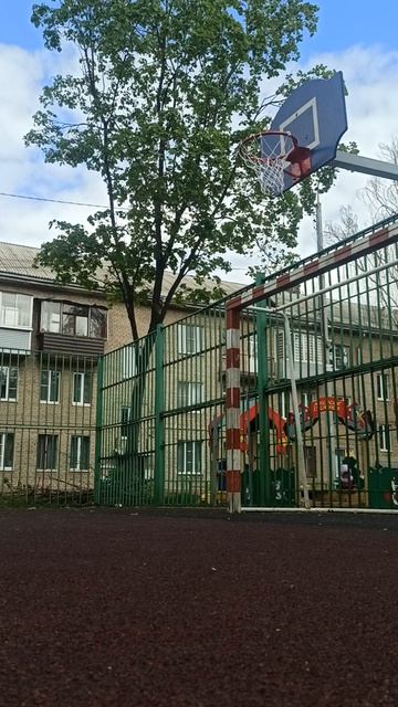 Бросок сверху или почему с двух ног прыжок получается лучше