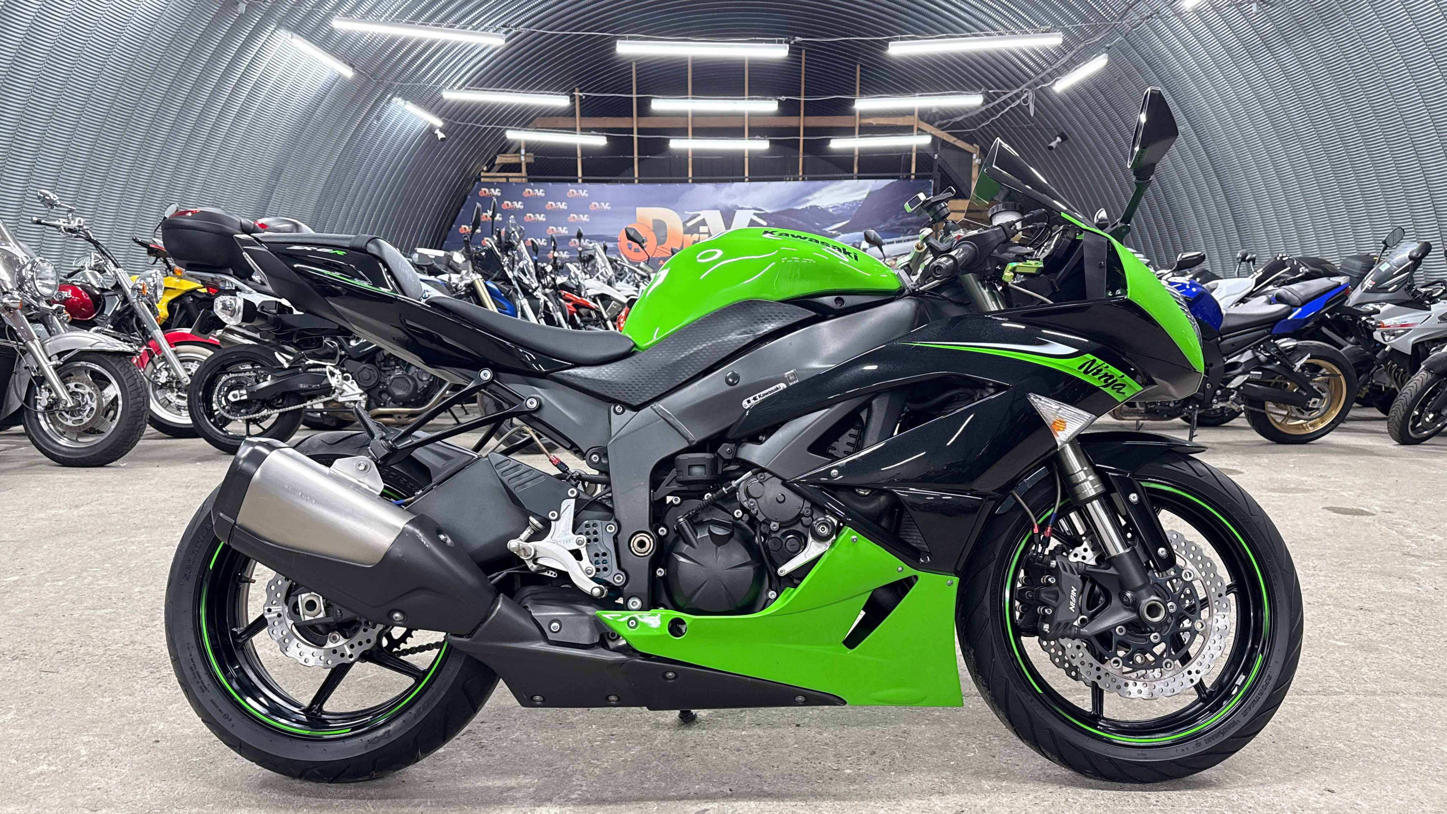 Обзор Kawasaki ZX-6R |В НАЛИЧИИ| смотреть онлайн
