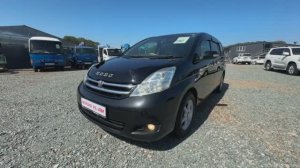 Toyota Isis, 2010 год - бензин, 1.8 л, вариатор, передний привод, Владивосток