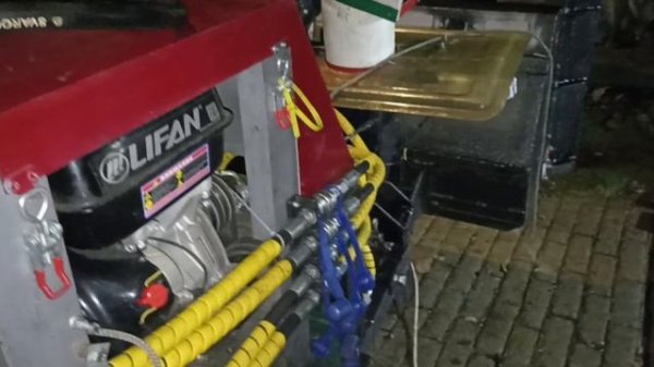 Неудачная попытка последовательного соединения Гидрораспределителей.