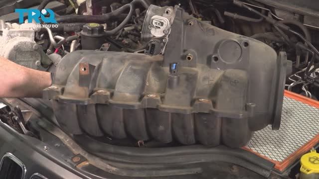 074. Как заменить впускной коллектор на Jeep WJ (1999 - 2004)