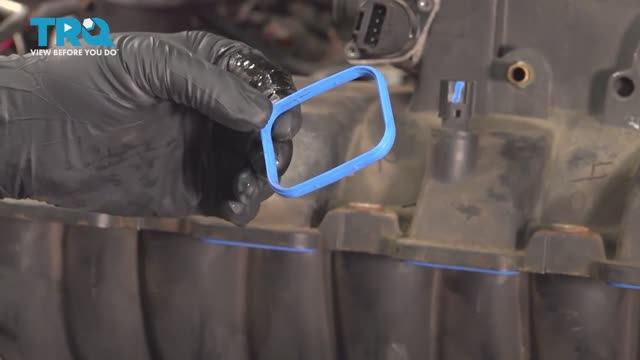 073. Как заменить комплект прокладок впускного коллектора на Jeep WJ (1999 - 2004)